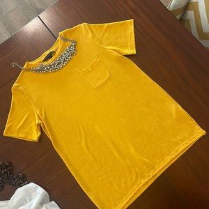 Banana republic sweater top size small -please notice small pull on upper left